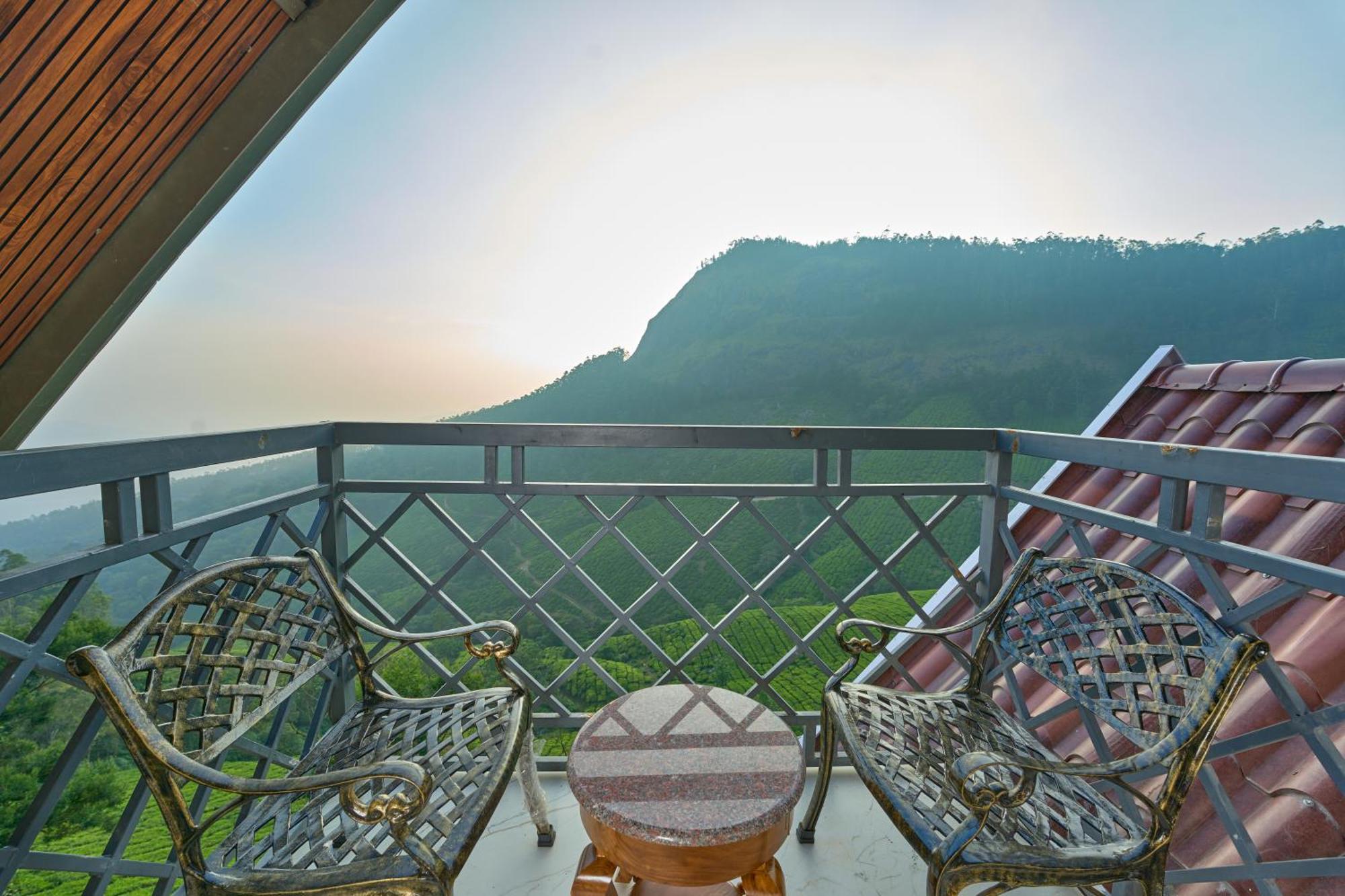Hotel The Planet Munnar Suryanelli Esterno foto